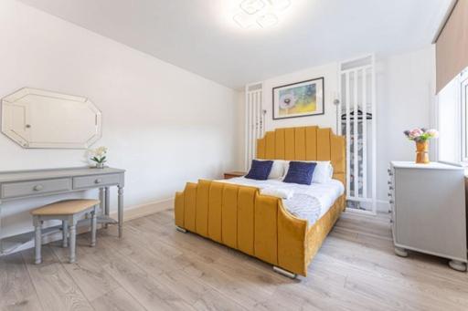 Walsgrave Road Apartment - 5 Beds - Free Parking & Wi-Fi Coventry Exterior photo