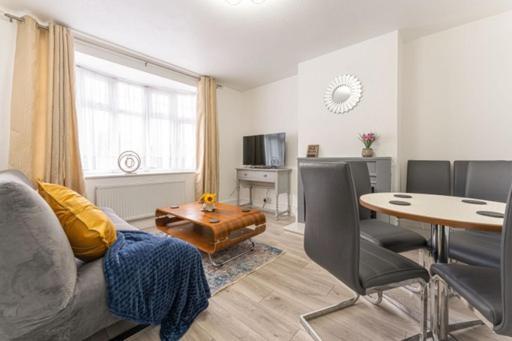 Walsgrave Road Apartment - 5 Beds - Free Parking & Wi-Fi Coventry Exterior photo